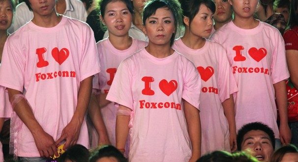 Foxconn-apple-samsung-robot