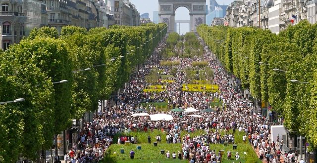 Apple-Champs-Elysees-AppleStore